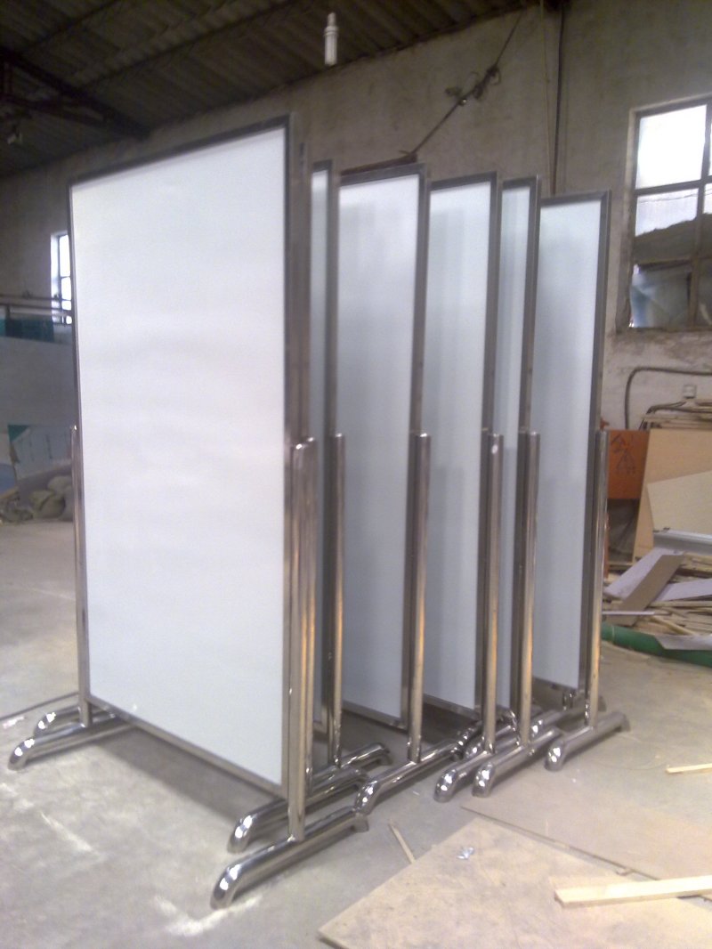 可移动式宣传栏